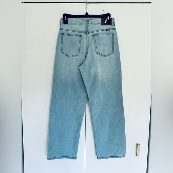 Wrangler adjustable waist Loose Fit Jean, light wash blue Sizes 14 Regular - Picture 12 of 12